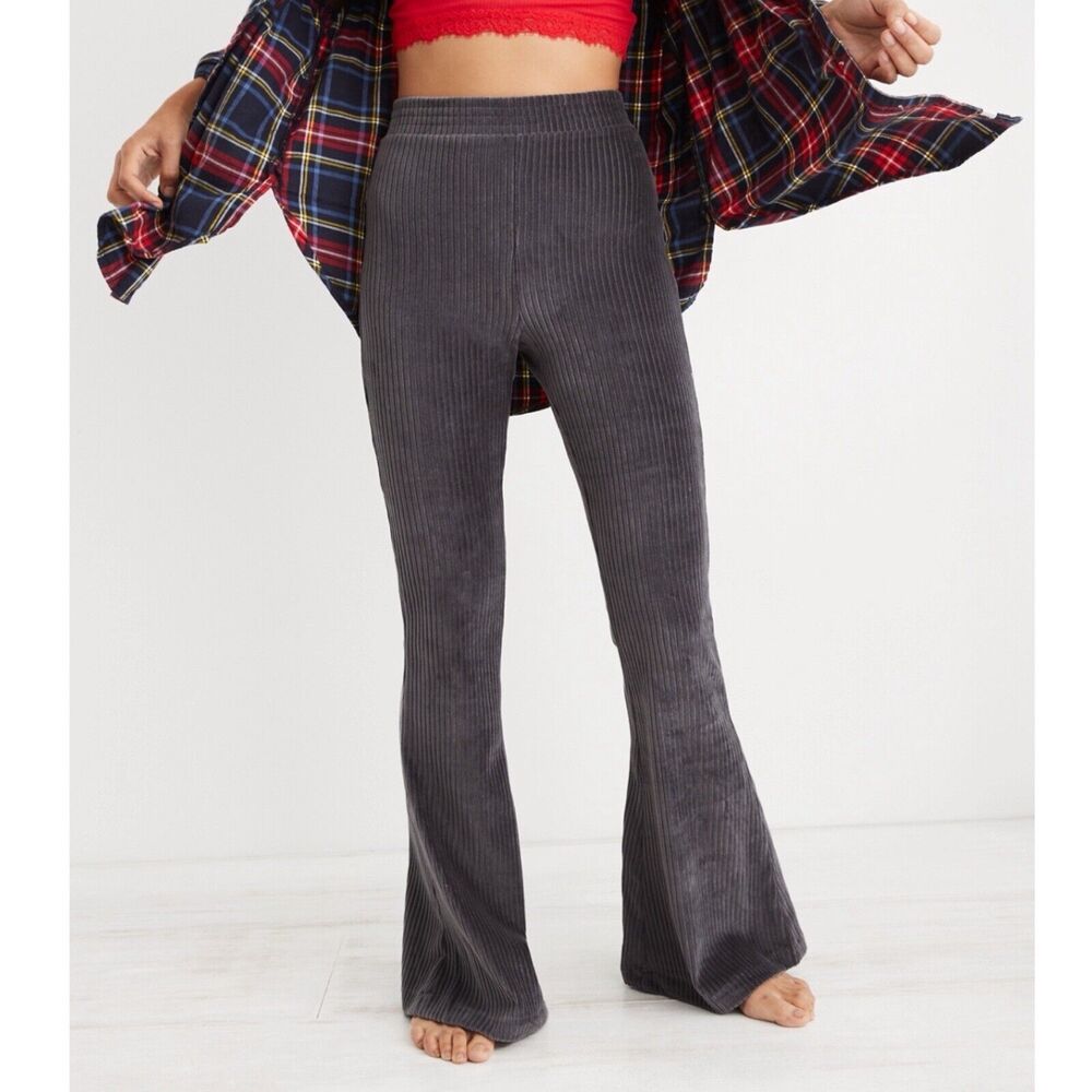 NWT Aerie Women Groove On Pants Velour Flared Leg High Waisted Ribbed Gray XS